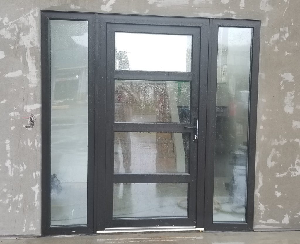 Black Windows Frames as classic solution